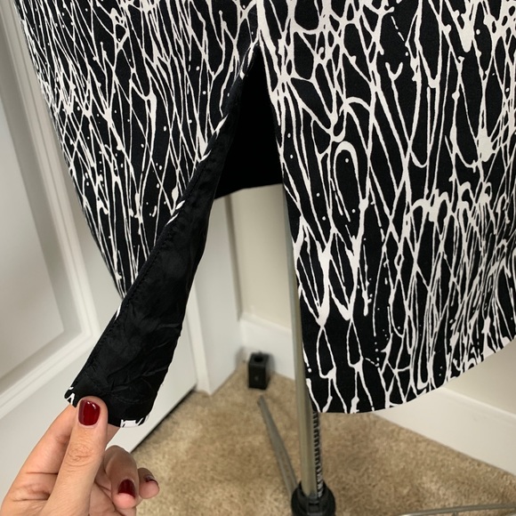 David Meister sheath dress with pleated cap sleeve - Picture 6 of 8